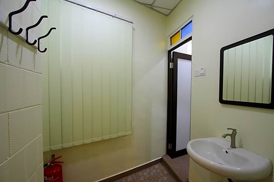 Shamrock Guest House ll