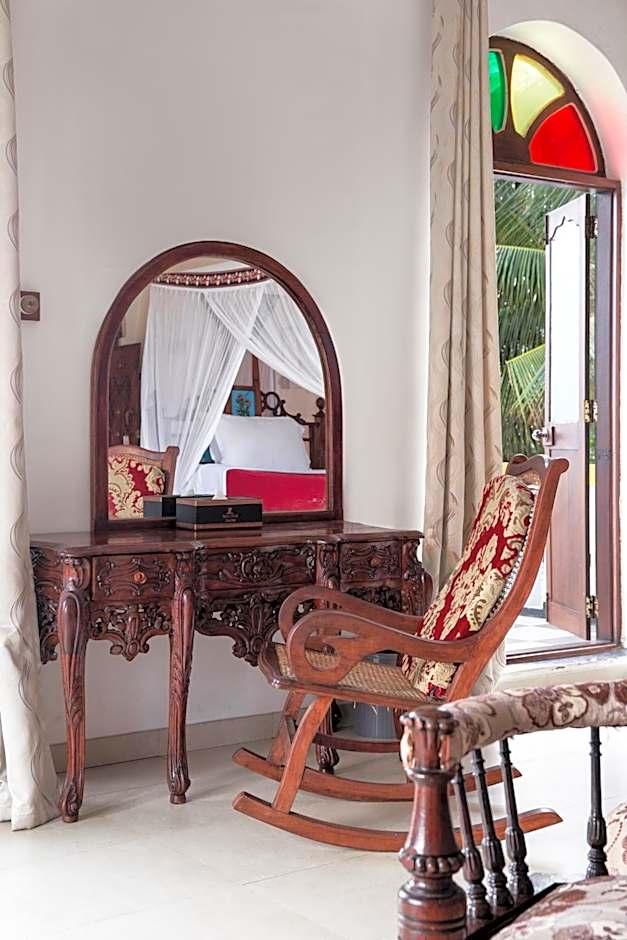 Tembo House Hotel