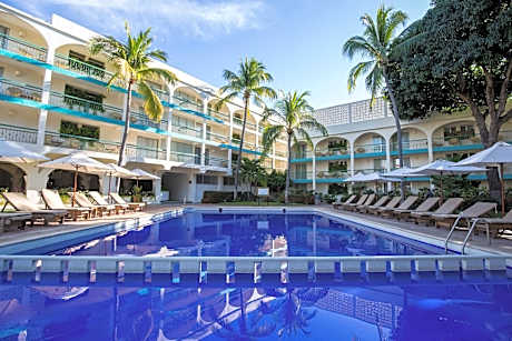 Hotel & Suites Villasol