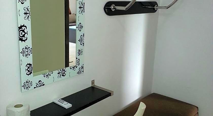 Cameron Pasar Malam Apartment @ Crown Imperial Court