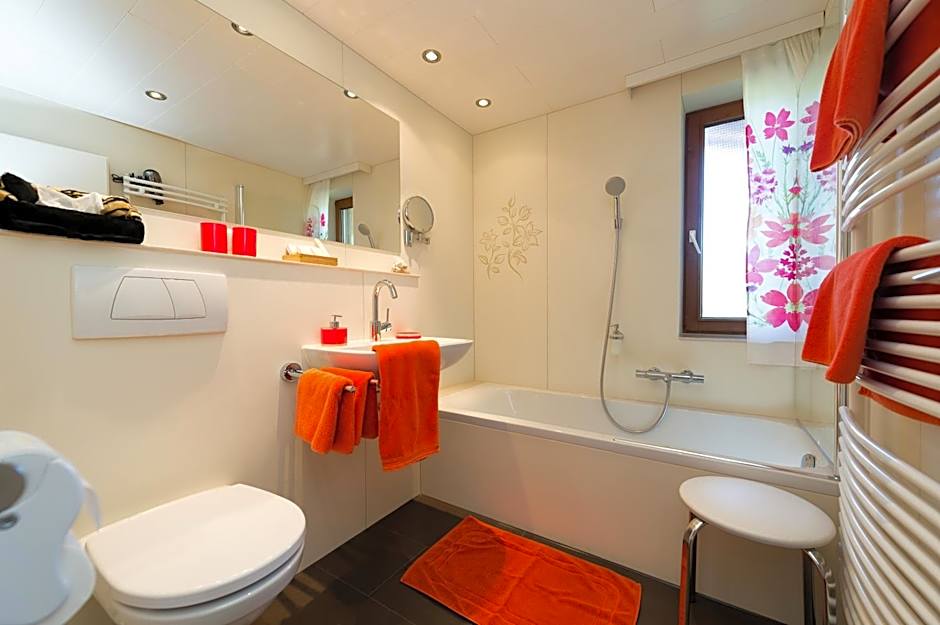 Gasthaus & Pension Alphorn