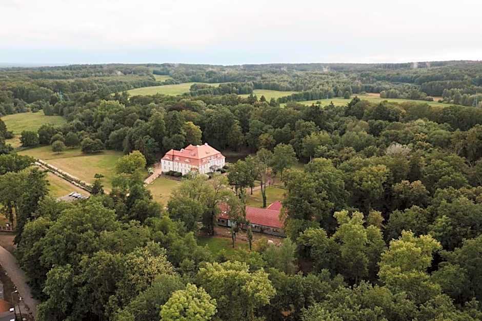 Pałac Bogaczów - noclegi - restauracja - przyjęcia