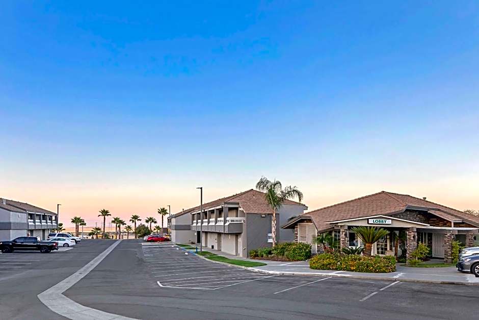 Quality Inn Kettleman City near Hwy 41