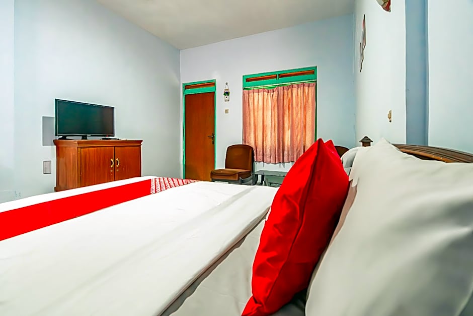 Hotel O Arjosari Near Plaza Araya Formerly Hotel Nugraha