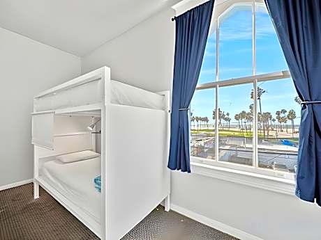 Bed in 4-Bed Mixed Dorm Ensuite