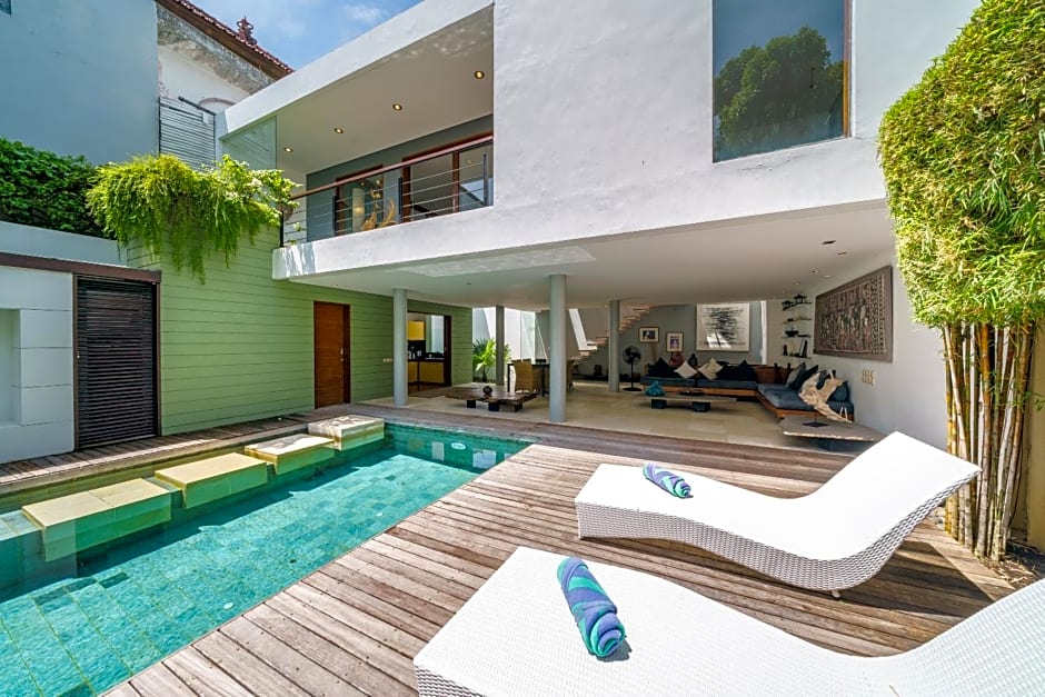 Villa Rio - Contemporary 2BR Villa in Downtown Seminyak