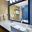 Days Inn & Suites by Wyndham Grand Rapids Near Downtown