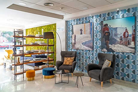 Avenida Hotel