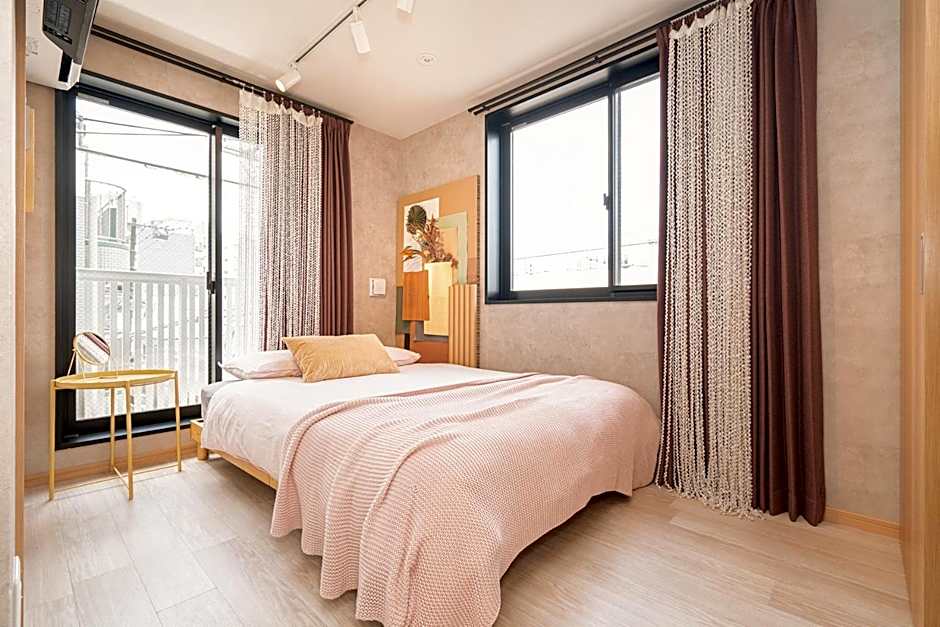 Designed apart ment Yamanote Line Shin-Okubo Sta 3 min walk