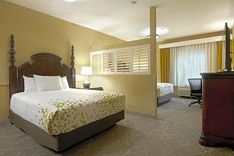 Room with Two Queen Beds - Non-Smoking