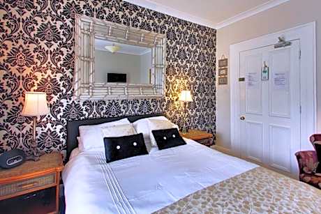 Classic Double Room with Shower