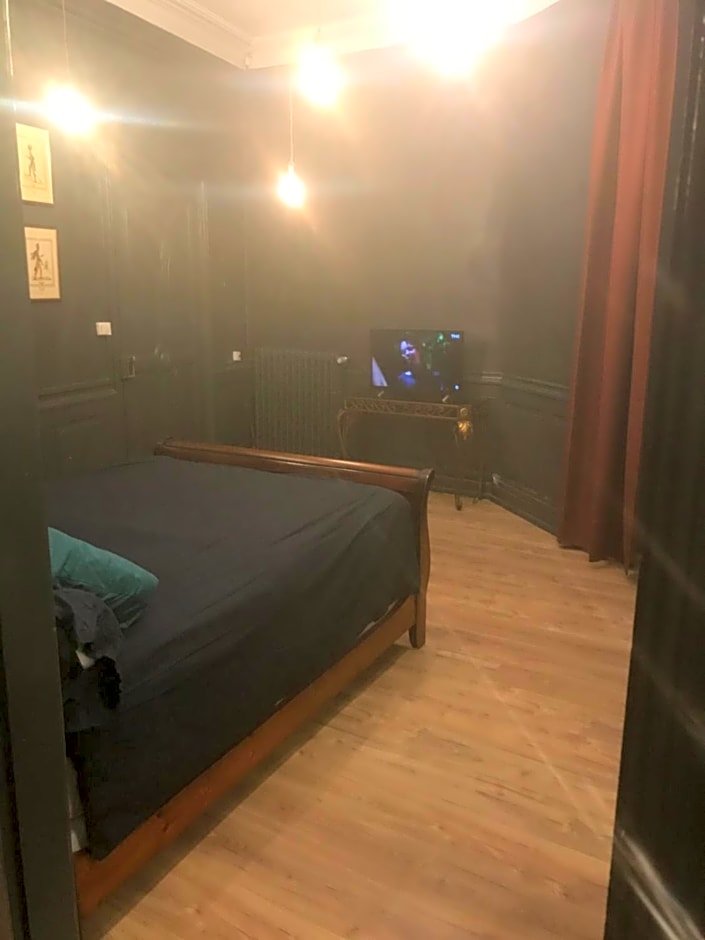 Chambre privée totalement indépendante au c¿ur de la ville