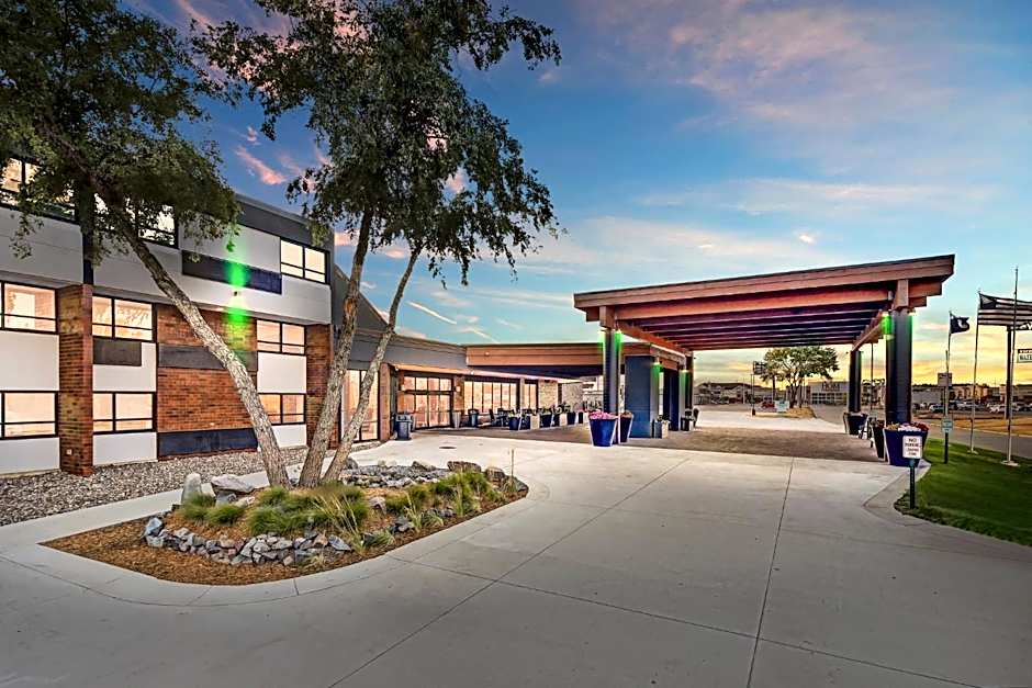 Holiday Inn & Suites St. Cloud By IHG