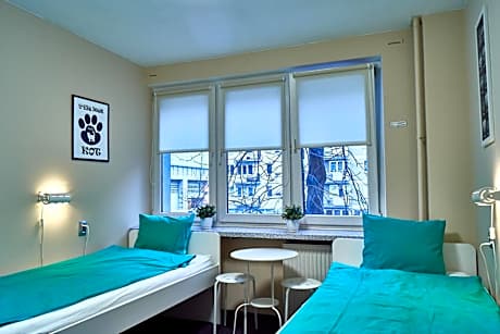 Standard Twin Room with Shared Bathroom