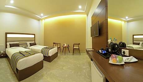 Deluxe Double or Twin Room (Early check in at 12 noon, subject to availability & 10% discount on F&B)