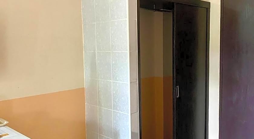Centerpoint Hotel