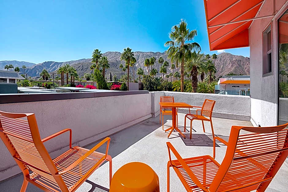 The Twist Palm Springs