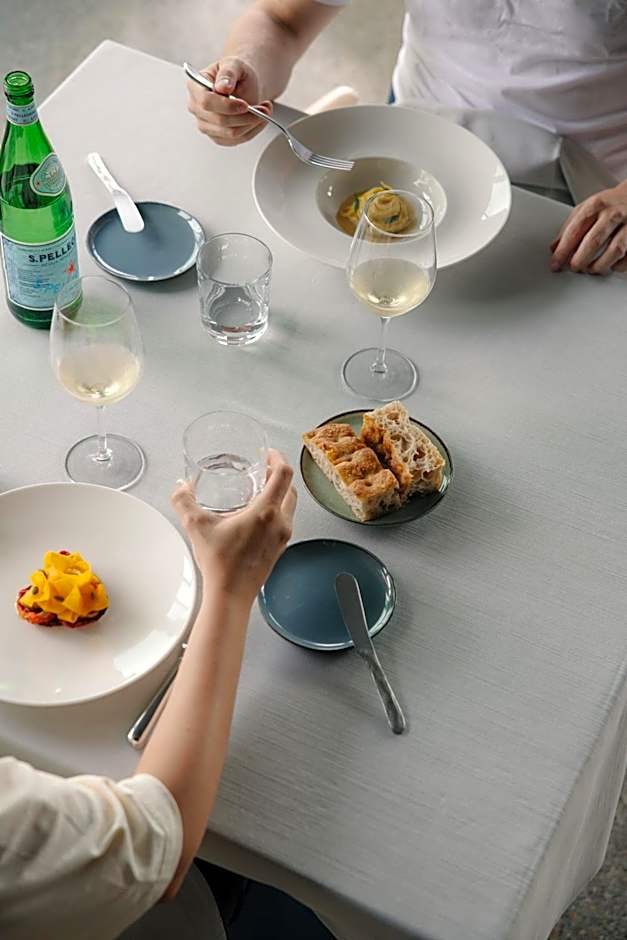Stilla Rooms & Contemporary Cuisine