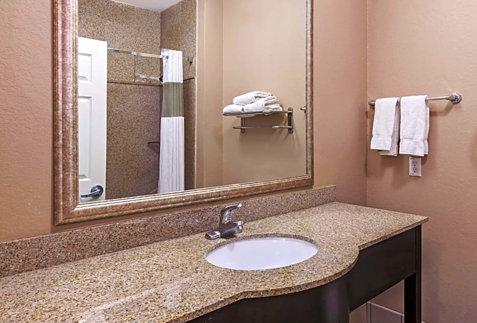 La Quinta Inn & Suites by Wyndham Pearland