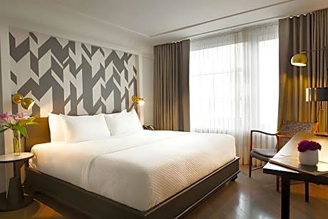 Luxury Room 1 King Bed