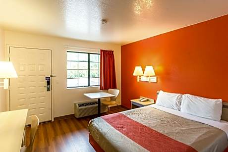 1 Full Bed | ADA/RI Shower