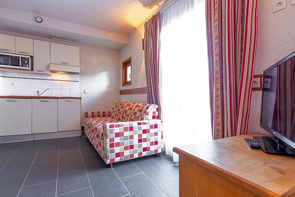 Les Aiguilles De Warens