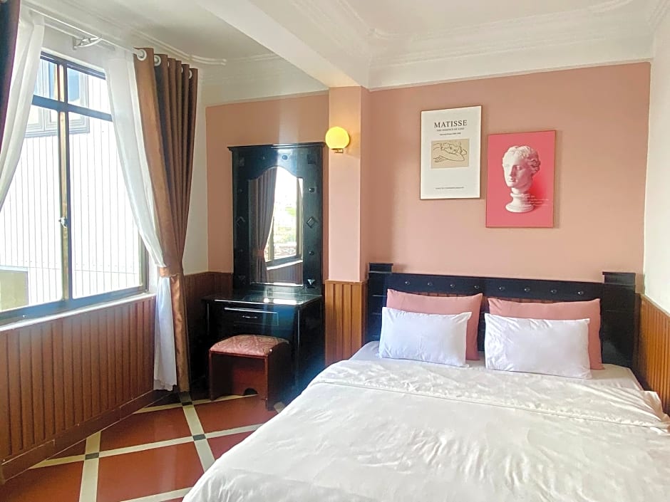 Chill House Dalat Hotel 