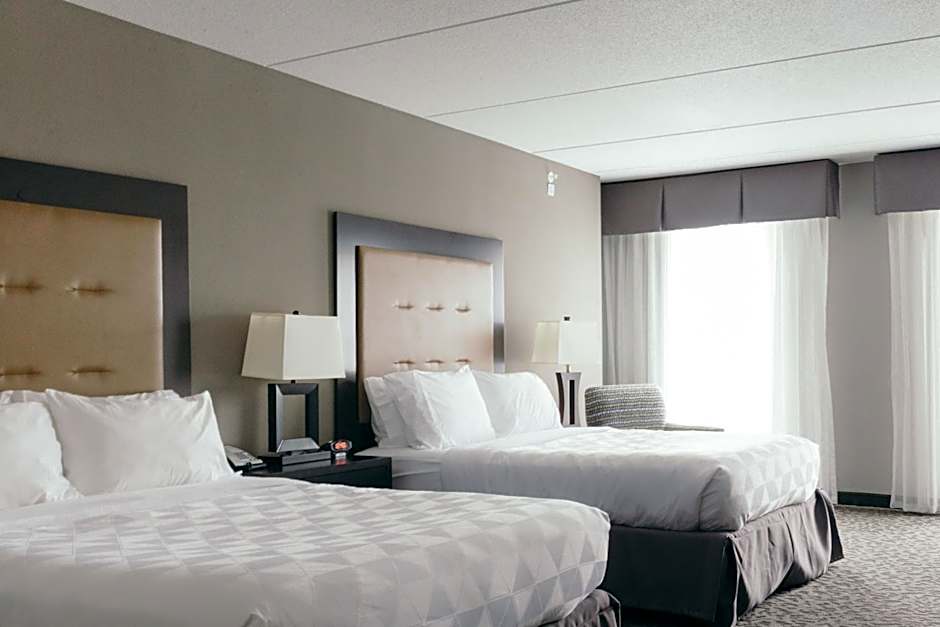 Holiday Inn and Suites East Peoria By IHG