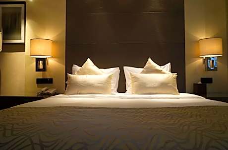 One-Bedroom Apartment with Balcony