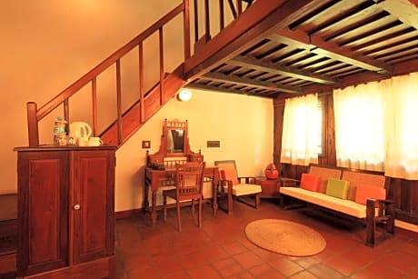 Heritage Mansion– complimentary one-hour sunset cruise (subject to weather conditions)