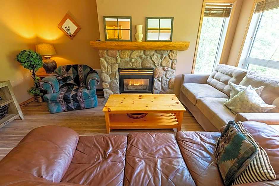 Stone Creek Chalets with Hot Tubs by Fernie Central Reservations