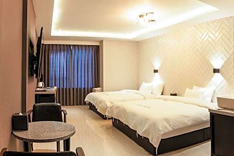 Superior Family Room