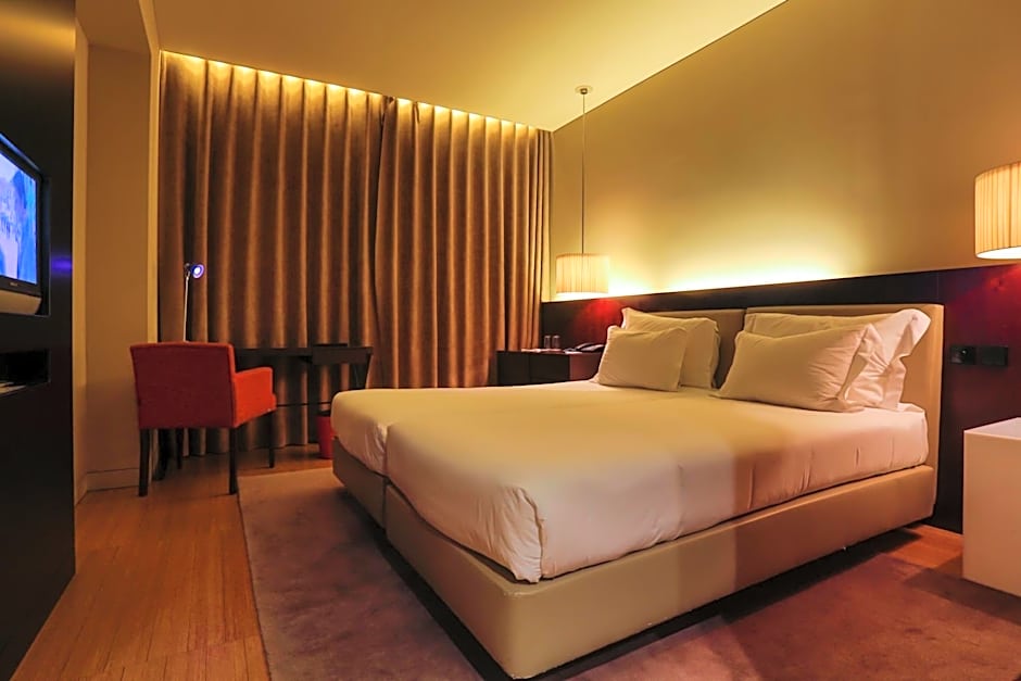 Golden Tulip São João da Madeira Hotel