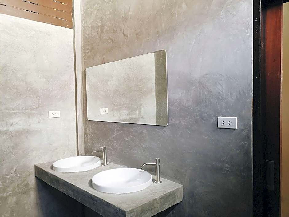 Tall Tree Poshtel Phuket