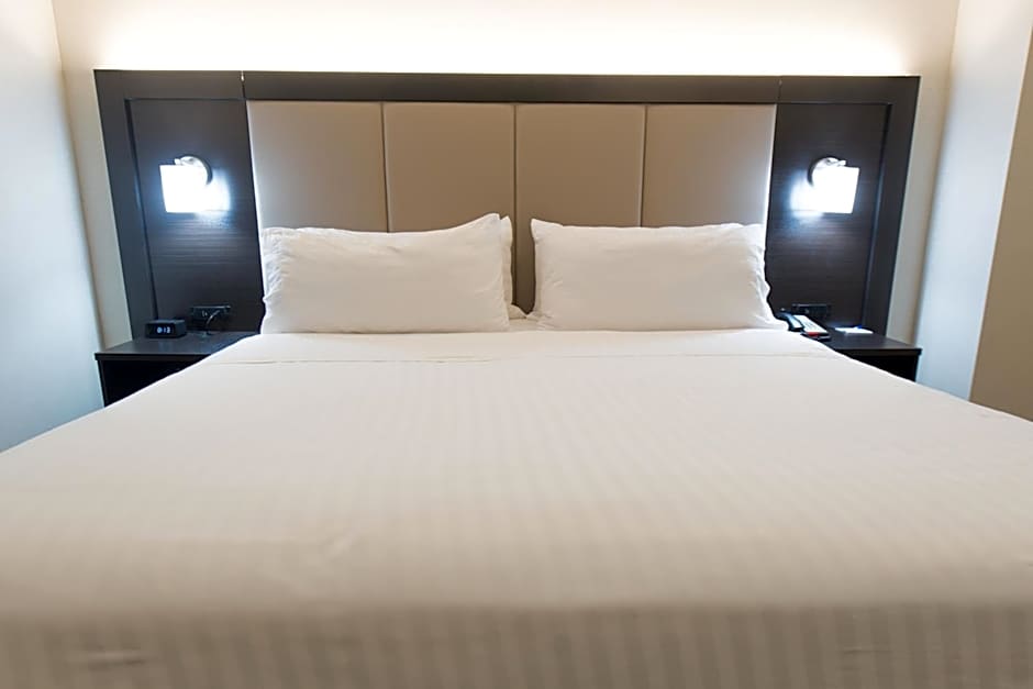 Holiday Inn Express Hotel & Suites North East - Erie I-90 Exit 41 By IHG