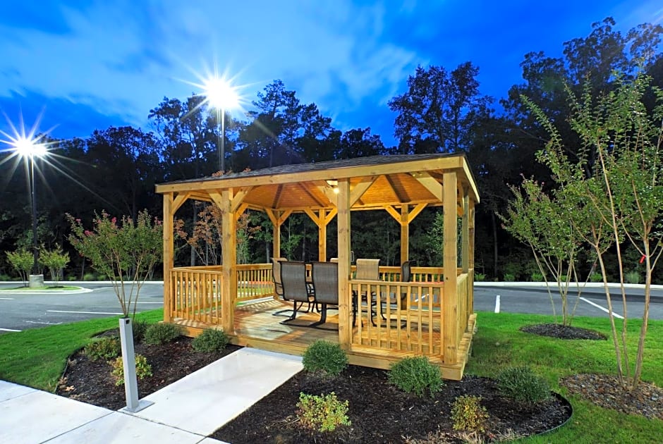 Holiday Inn Express & Suites Maumelle, an IHG Hotel