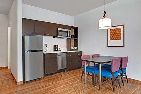 One-Bedroom King Suite with Sofa Bed - Hearing Accessible