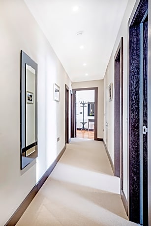 Three Bedroom luxury serviced apartment with Balcony