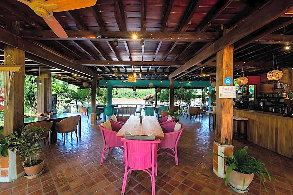 Ock Pop Tok Mekong Villa