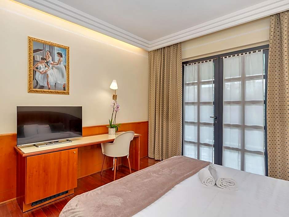 Hotel Prestige