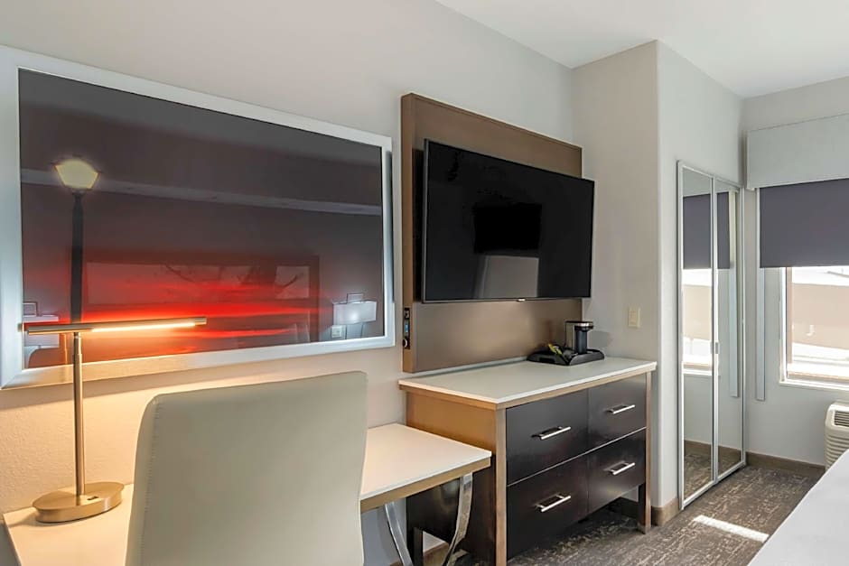 Best Western Premier Liberty Inn & Suites