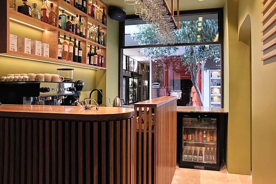 DWELL - Elegant City Stay