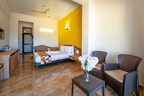 Side View Deluxe AC Room