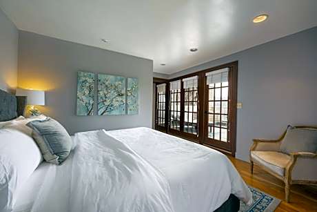 Penthouse Suite with Ocean View