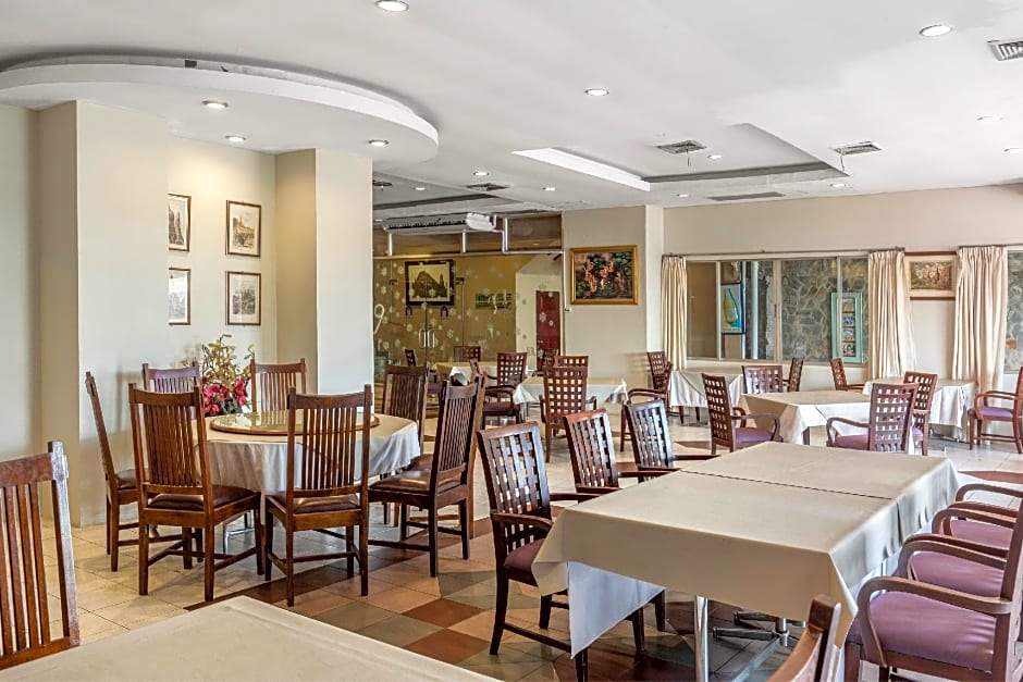 Ayothaya Riverside Hotel