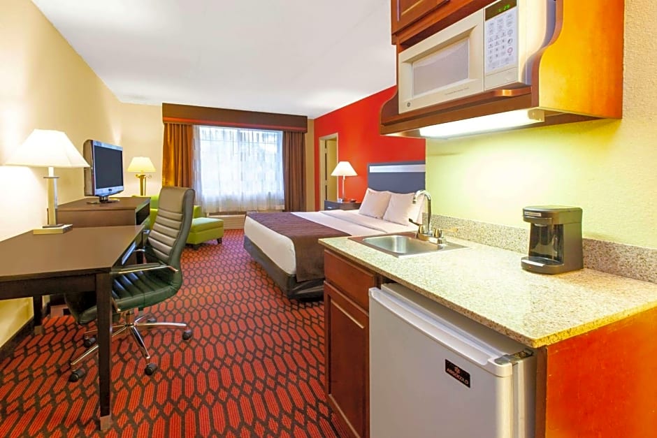 Baymont by Wyndham Harrisburg