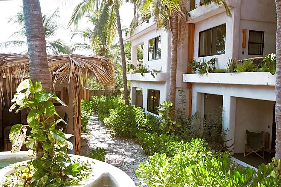 Casa Leah - Full Ocean View Apartment- Zicatela - AC in Bedroom - Steps To Beach - Steps to la Punta
