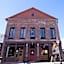 Speakeasy Suites Sleeps 18