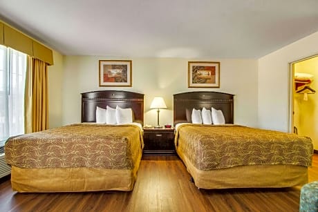 Queen Suite with Two Queen Beds - Non Smoking