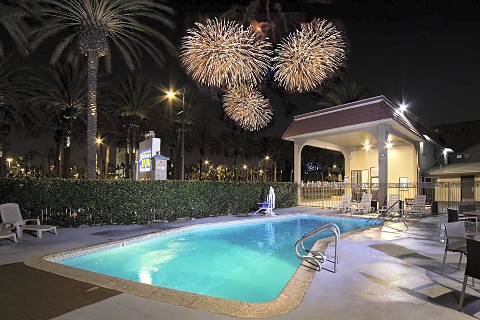 Anaheim Discovery Inn And Suites